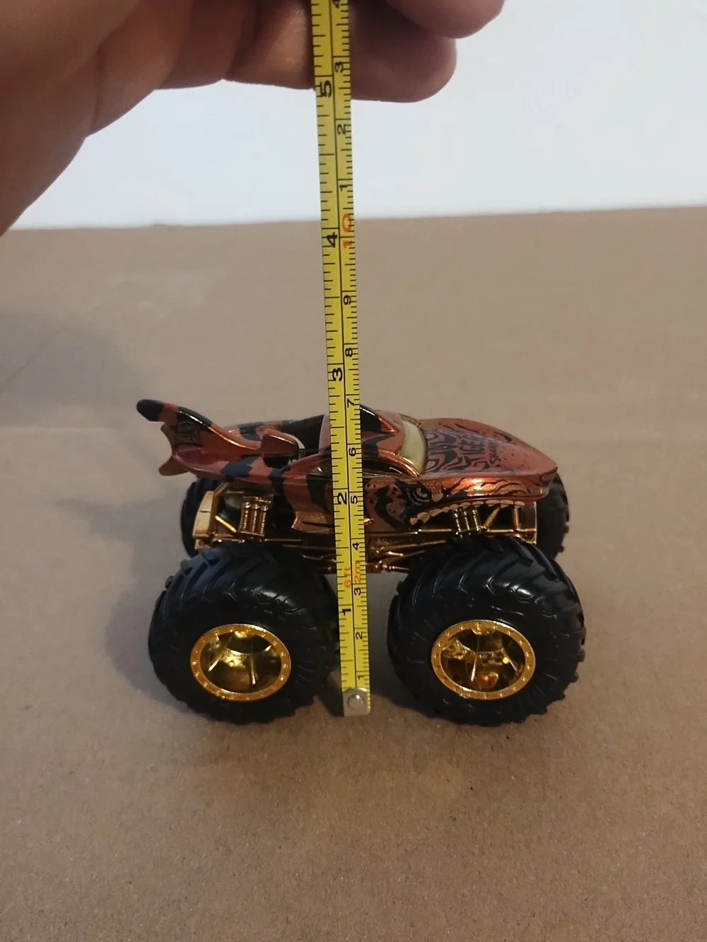 Hot wheels monster truck Tiger Shark Trophy champions  50th anniversary 1/64